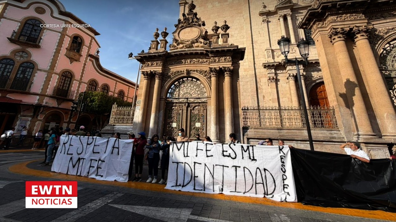 Feministas atacan Iglesias en México por celebración del 8M