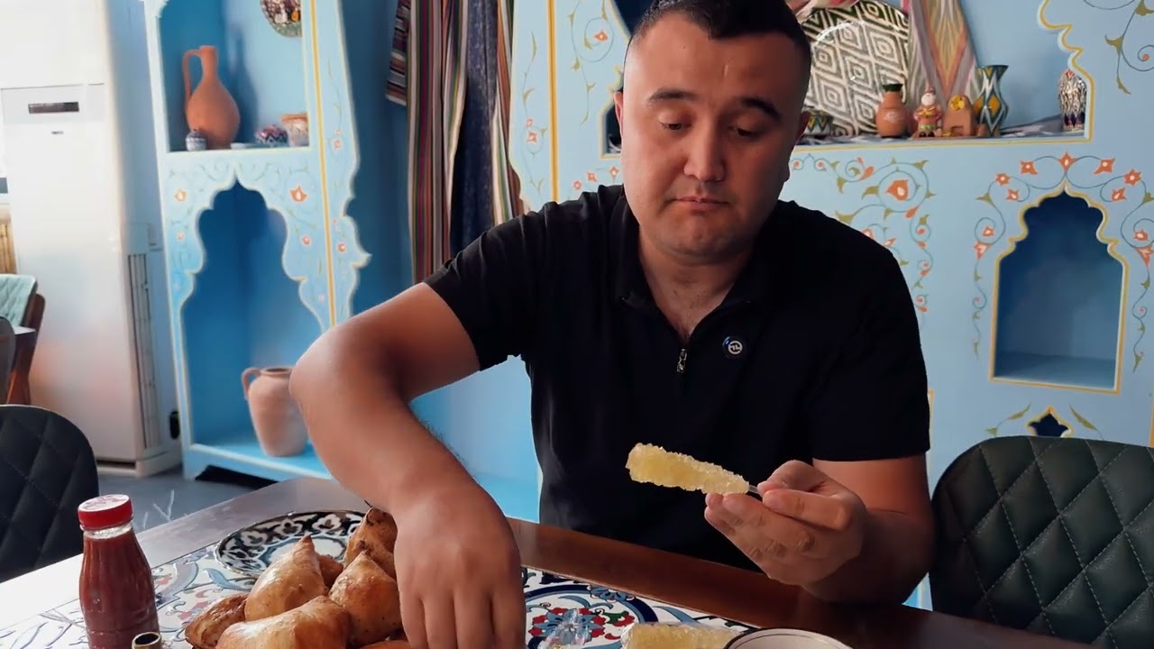 Пробую знаменитую самсу в 