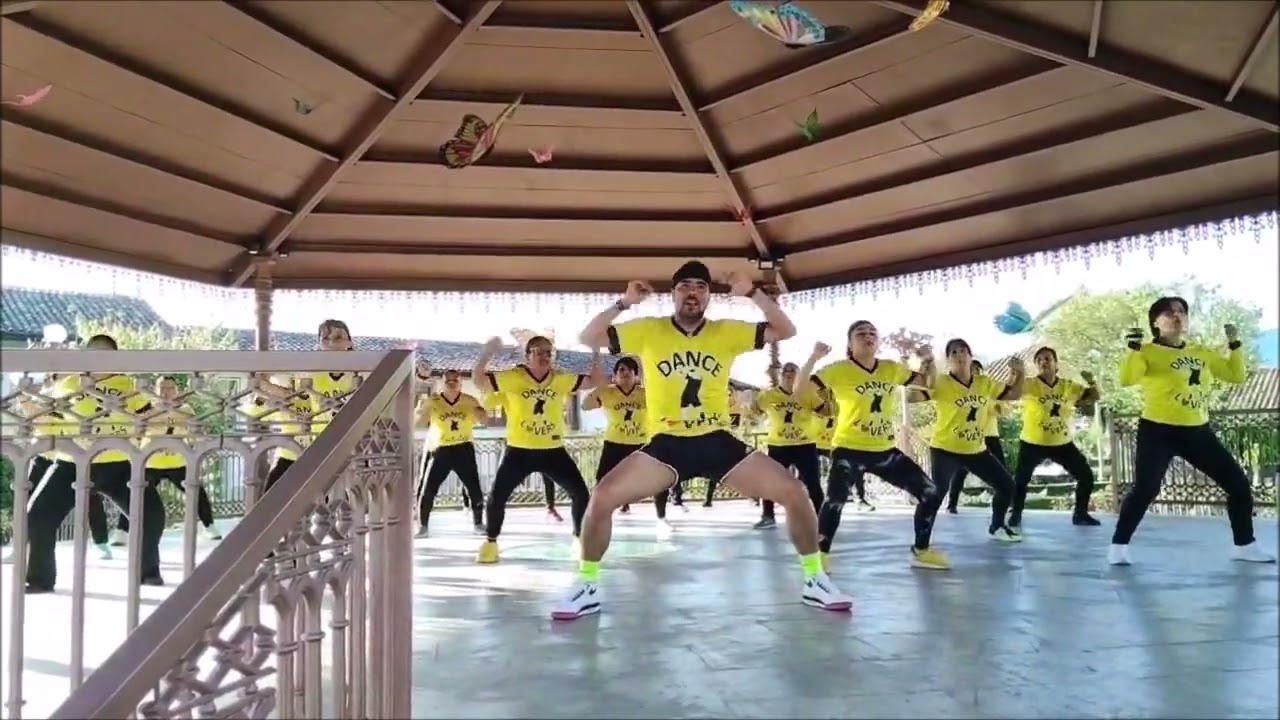 LA CHICA PERFECTA DANCE LOVERS ZACATLAN... AITANA