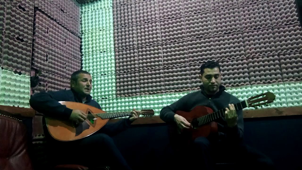 Youcef meziane chante Yougui zhar de cheikh Karim Tizouiar.