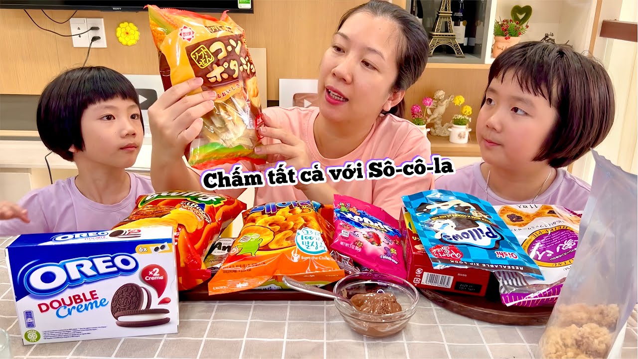 Ăn các loại bánh chấm cùng sốt Sô cô La 🍫 , Review cảm nhận từng món ăn.