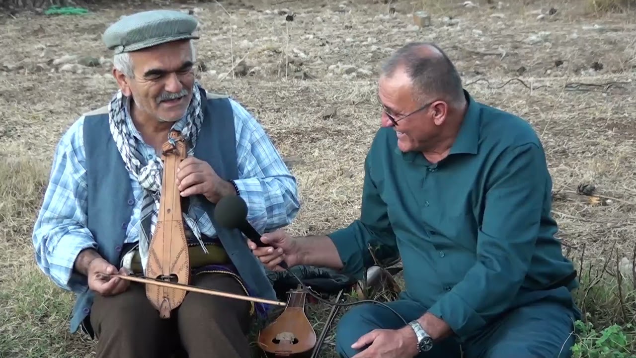 Ata çalgıları, Üç telli cura, Tırnak kemane  Vedat Karakaya ile