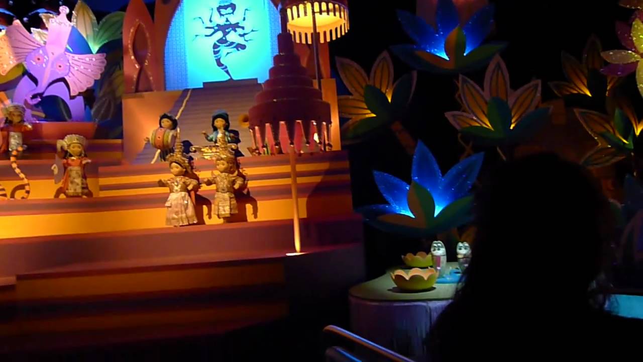 2011-01-26 - Hong Kong Disneyland - Small World (Full Ride)