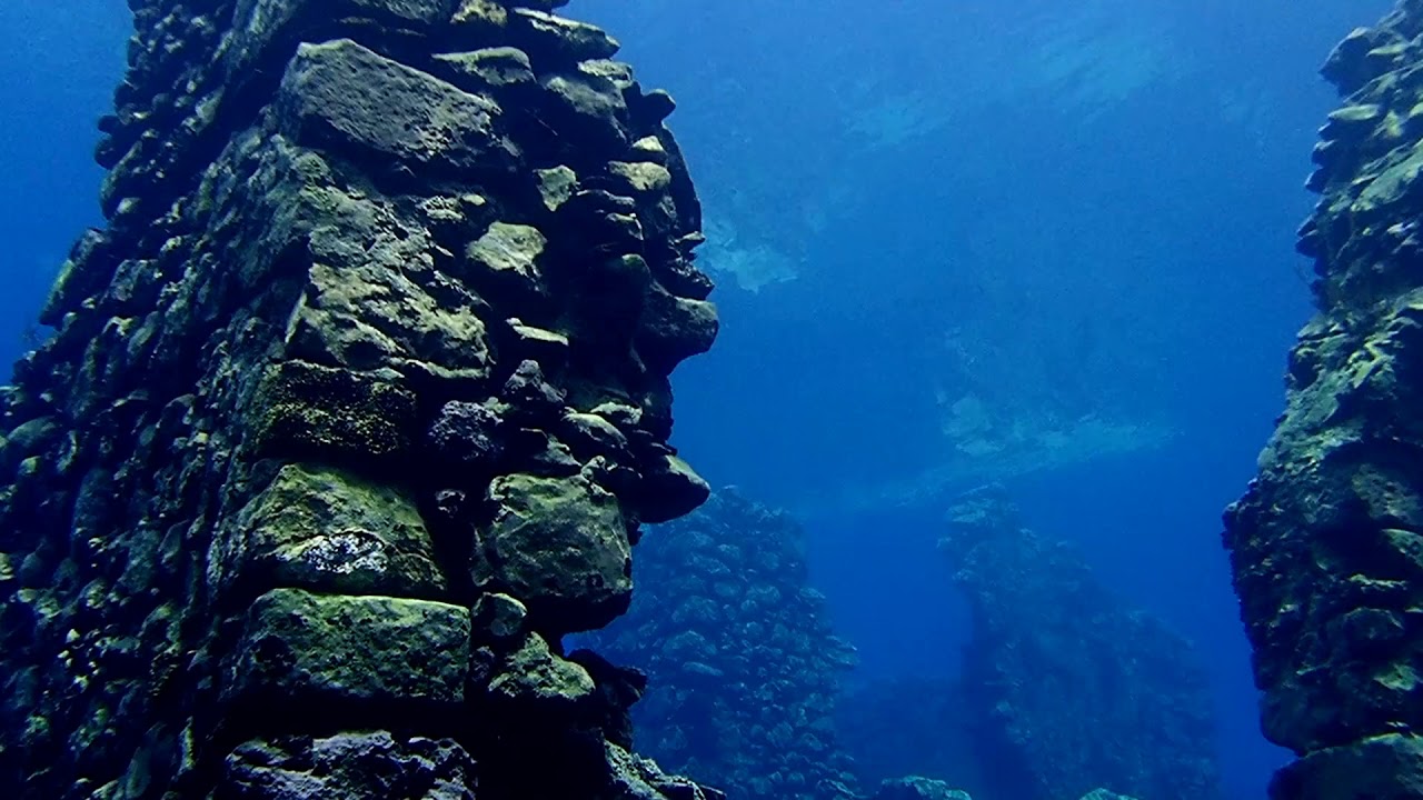 Gli affascinanti fondali del lago di Capodacqua