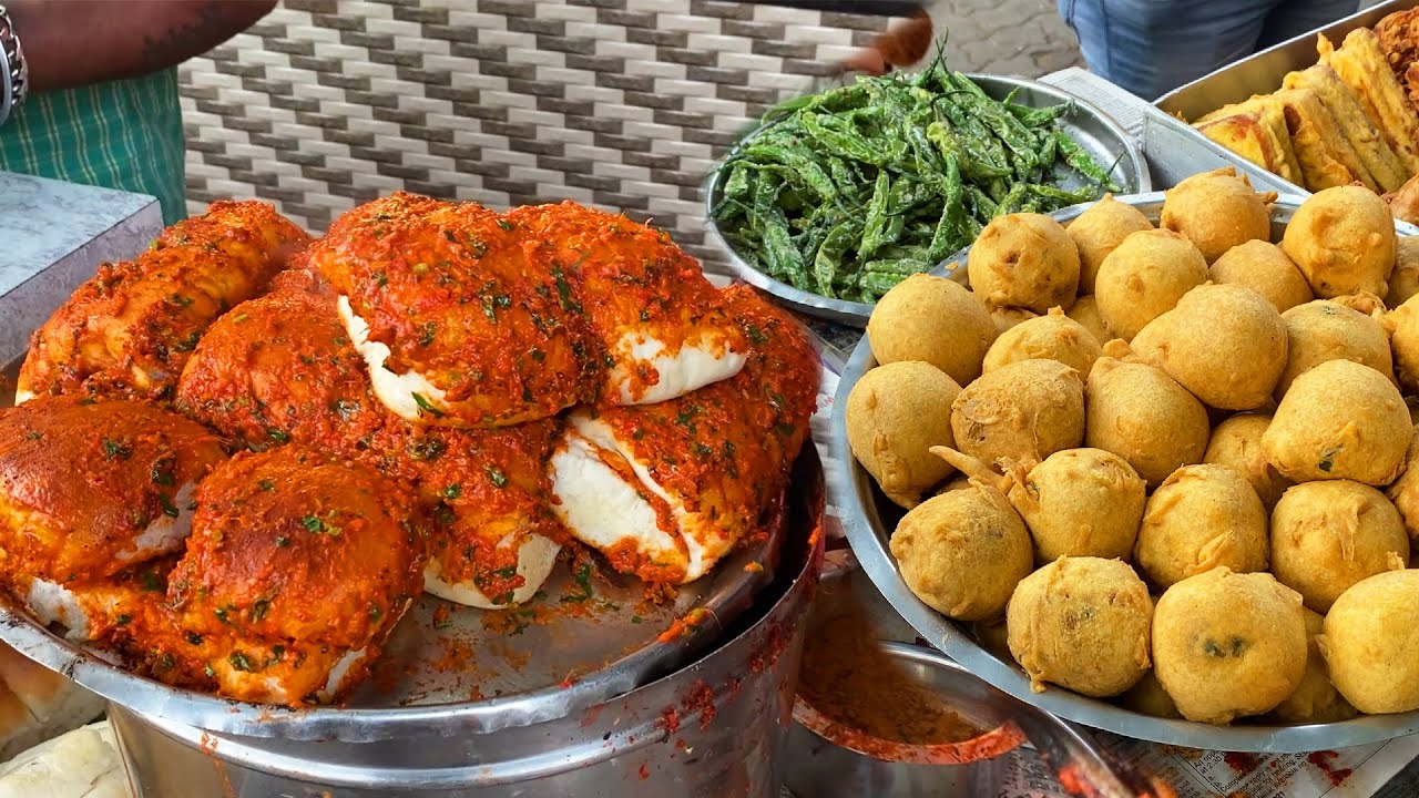 Mumbai's Masala Loaded Vada Pav | Spicy & Masaledar Vada Pav of Mumbai | Indian Street Food
