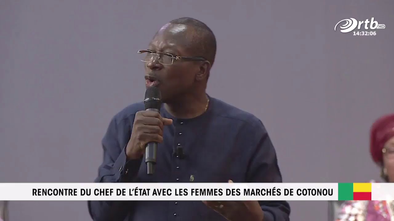 1ère PARTIE de la Rencontre du chef de l'état avec les femmes des marché de Cotonou