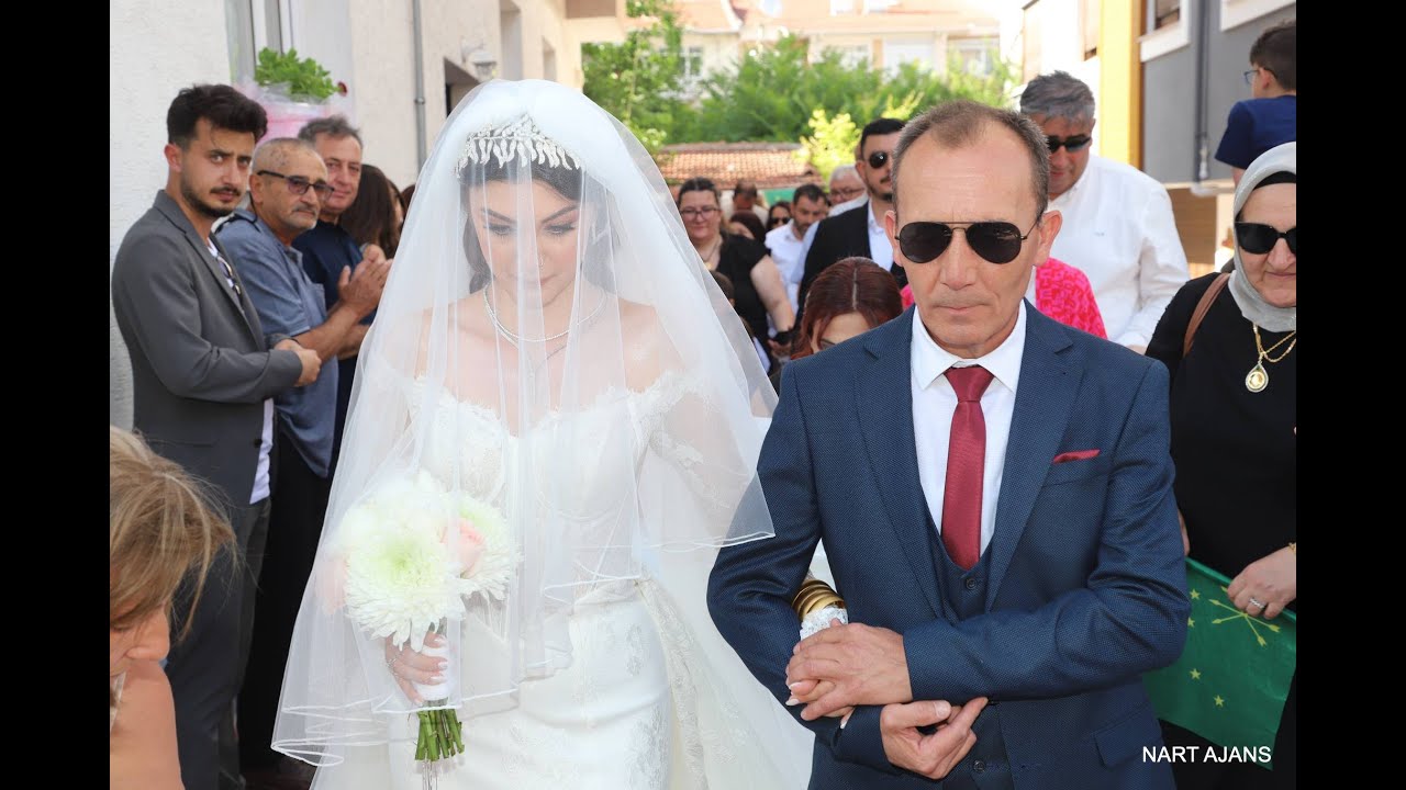 Neslihan & Alper Eker Gelin Alma | 2024