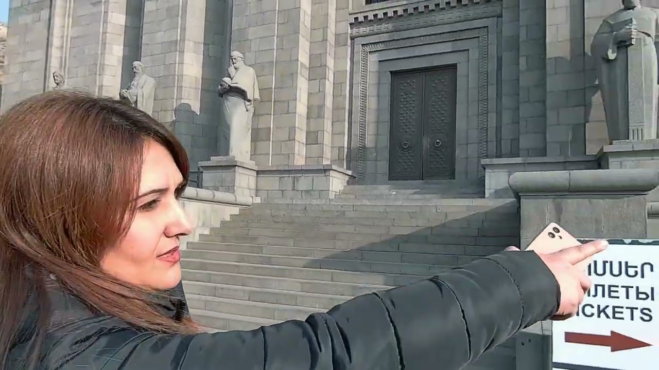 Yerevan - City Walk to the Matenadarin Museum