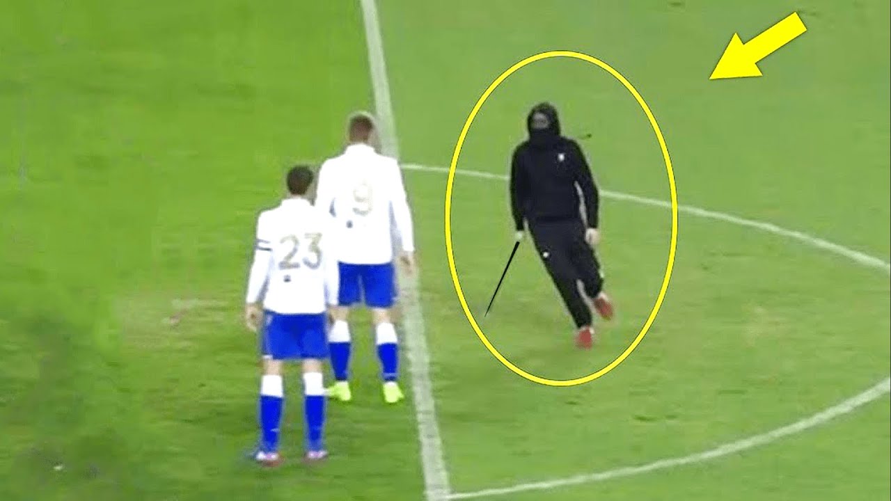 FANS FIGHTING PLAYERS IN FOOTBALL