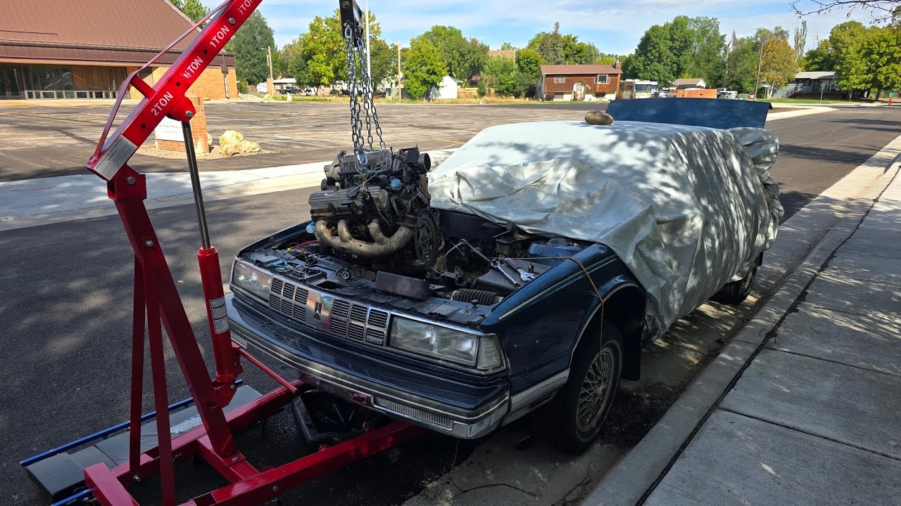I Yoinked the Engine out of my Oldsmobile 98