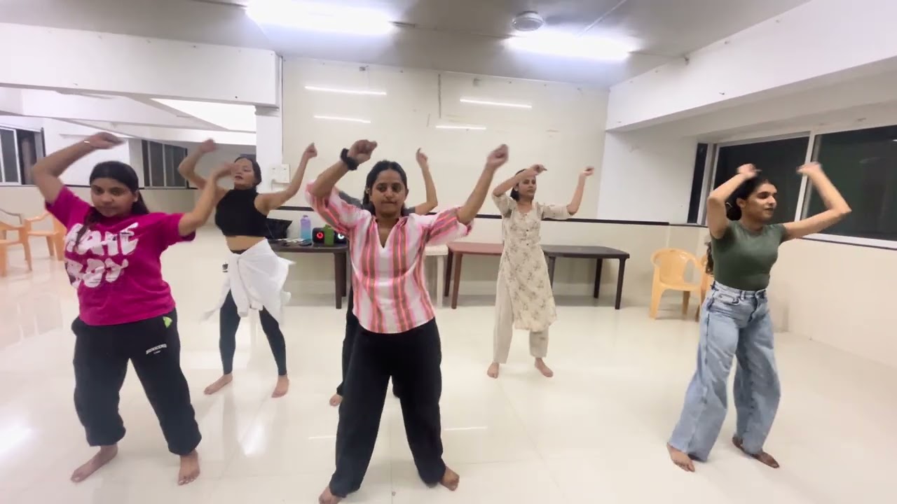 Mujhko Hui Na Khabar Bride Friends Dance Choreography By The Devyanka Entertainment ❤️