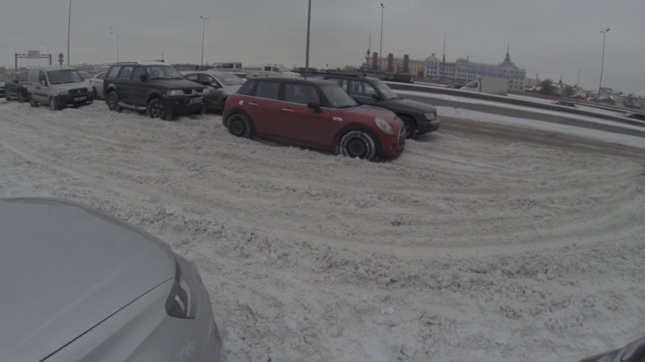 MINI 5 Door POV: Daily Driving in Snow