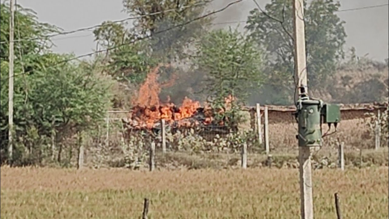 सपोटरा इलाके में शॉर्ट सर्किट के कारण लगी आग से छप्परपोश घर जलकर राख 