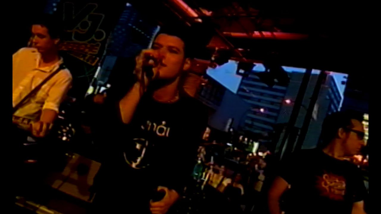 Caféine à VJ Recherché (Musique Plus). 1999.