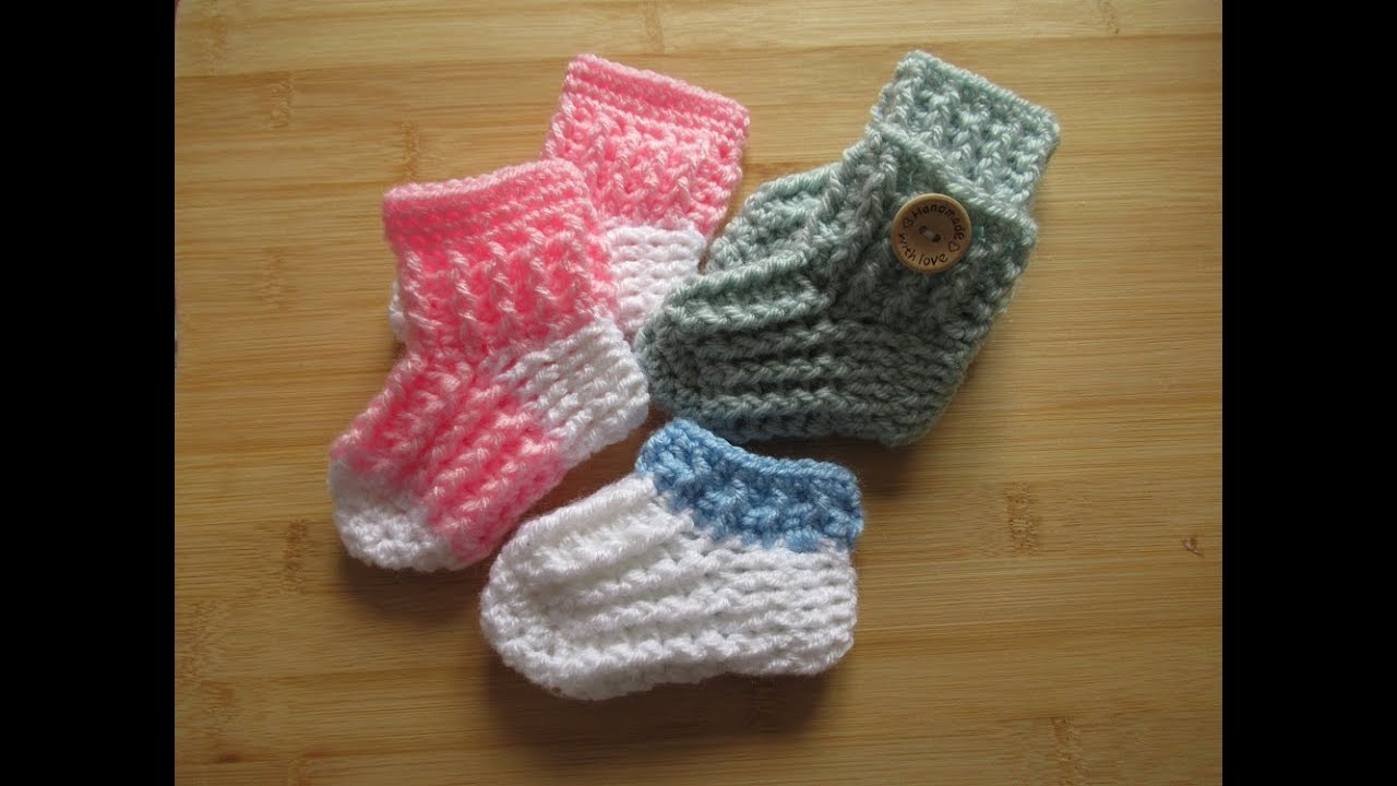 Crochet baby socks tutorial easy booties 0-6, 6-12 months - Designed by Happy Crochet Club