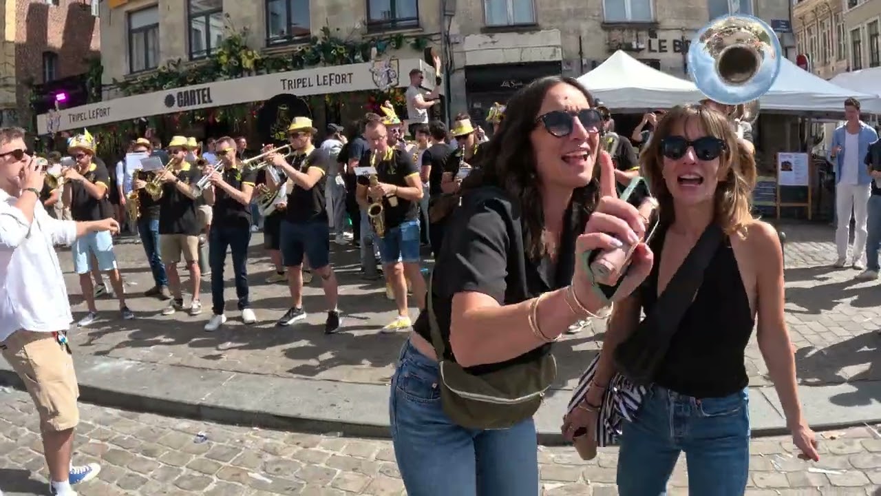 La Braderie de Lille 2025  le  06092025 rues du Vieux Lille 1-2