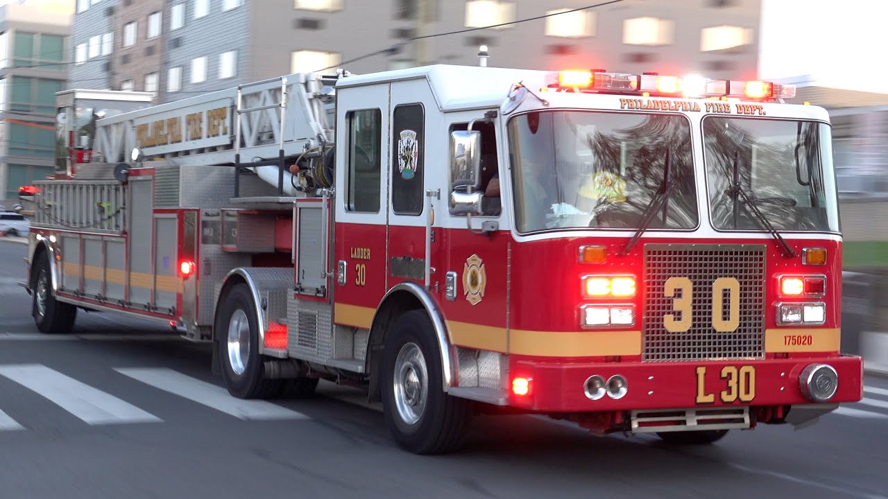 Philadelphia Fire Department Engine 39 & Ladder 30 Responding