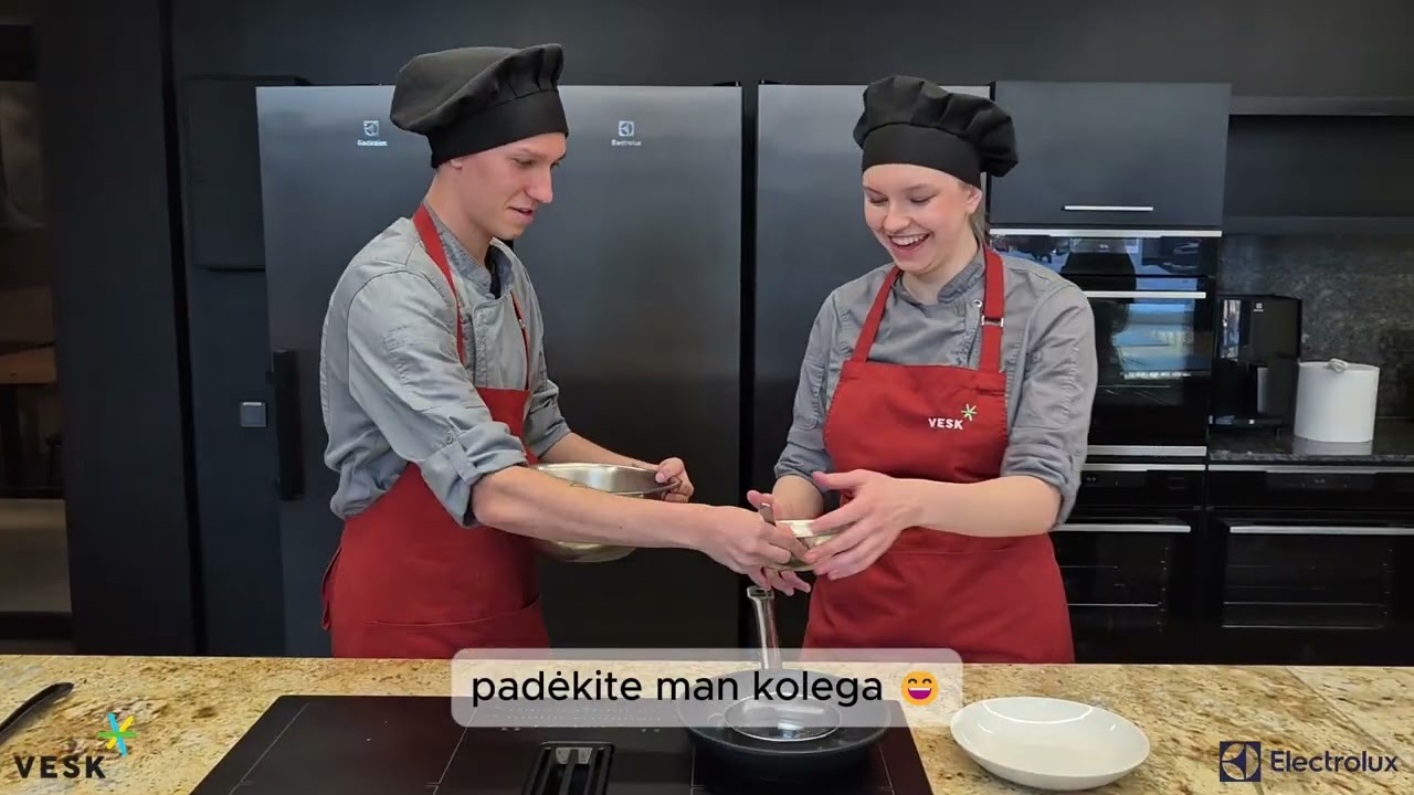 KĄ VALGO MOKINIAI? PILNO GRŪDO BLYNAI BE CUKRAUS