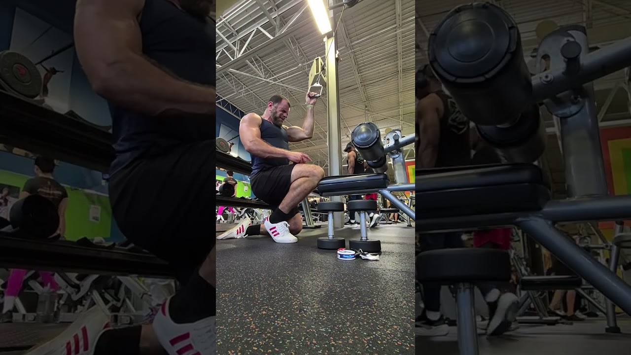 Talking you through a back/biceps/abs workout