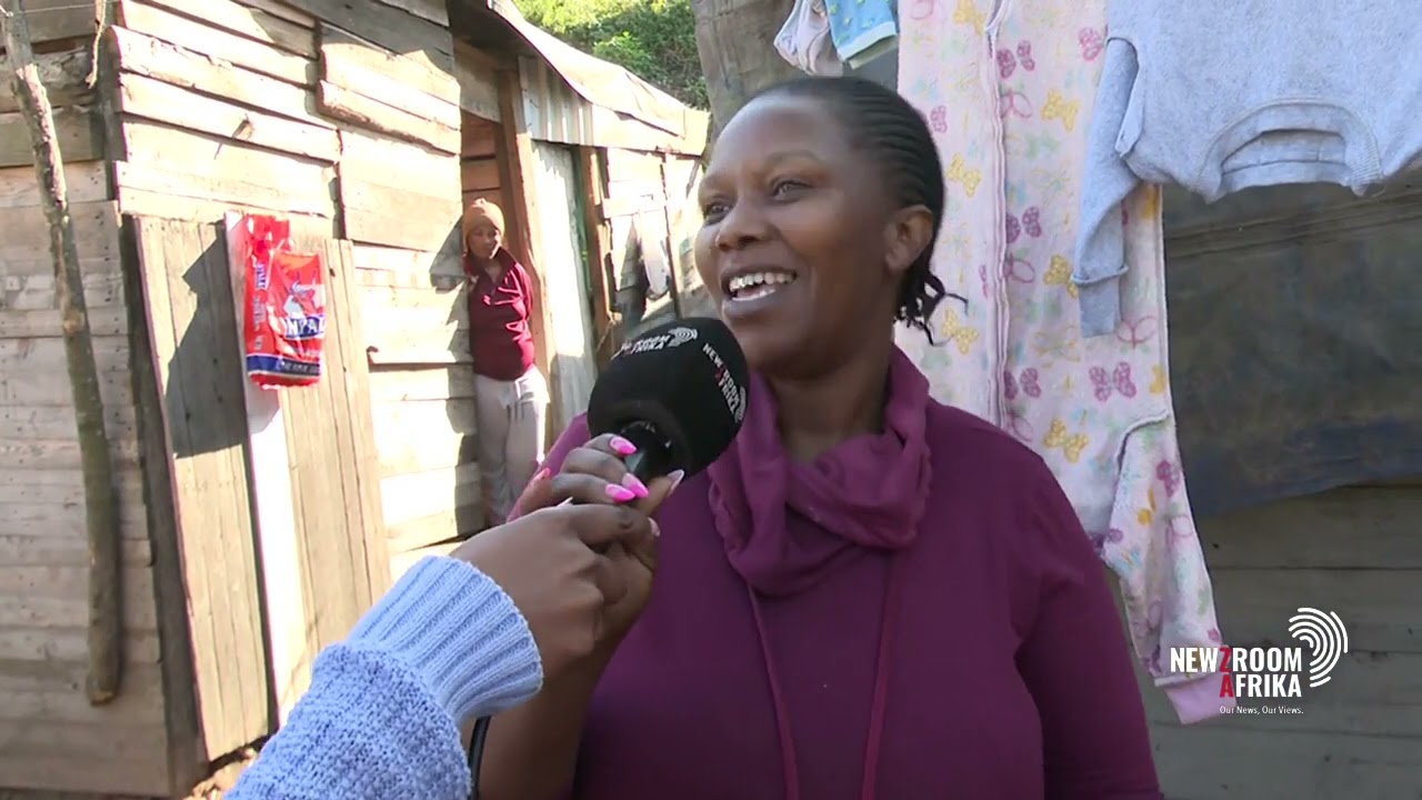 Families build homes in Durban graveyard