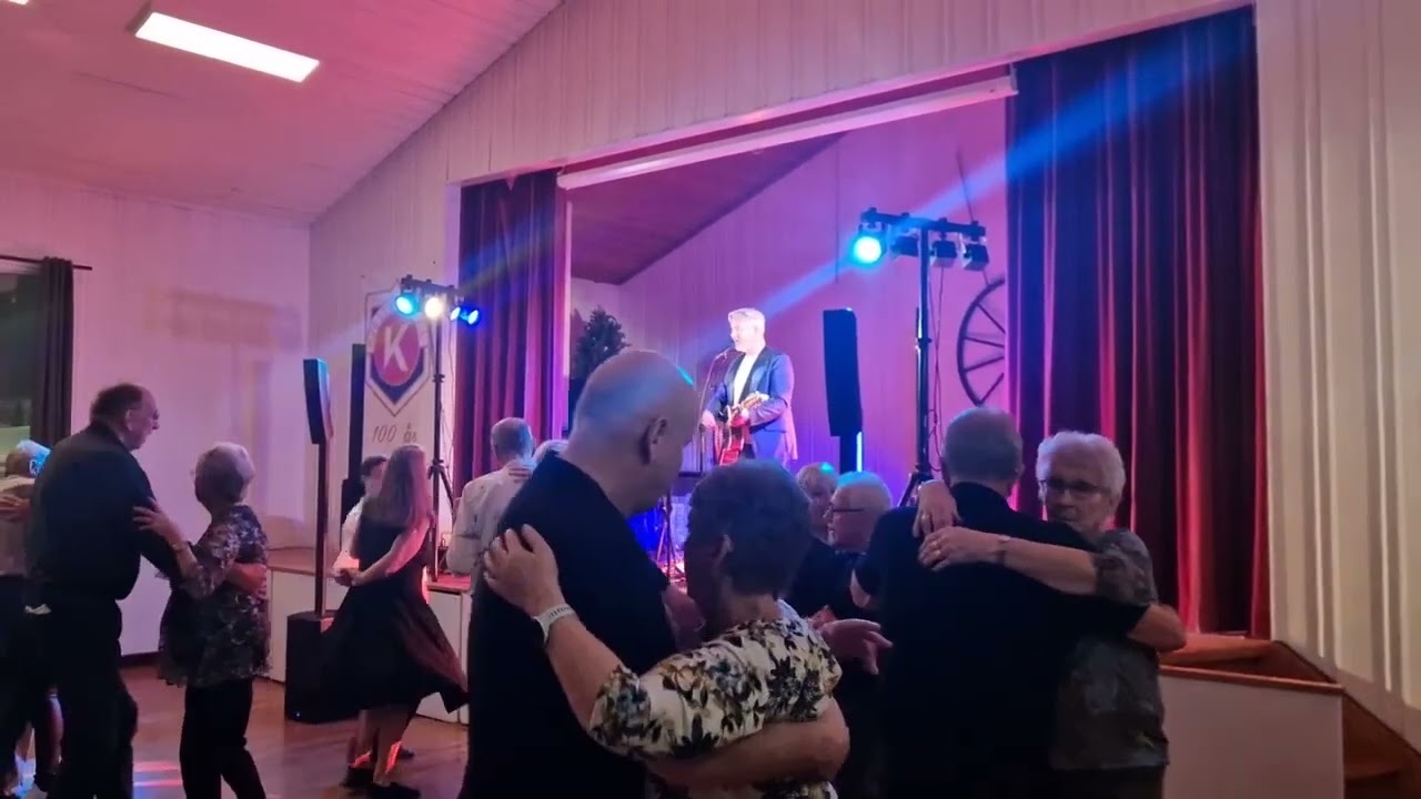 Kjære sjømann med Tommy Michaelsen på Kjellmyra's Danseglade video gitt av Nina Merete Kvesetberget