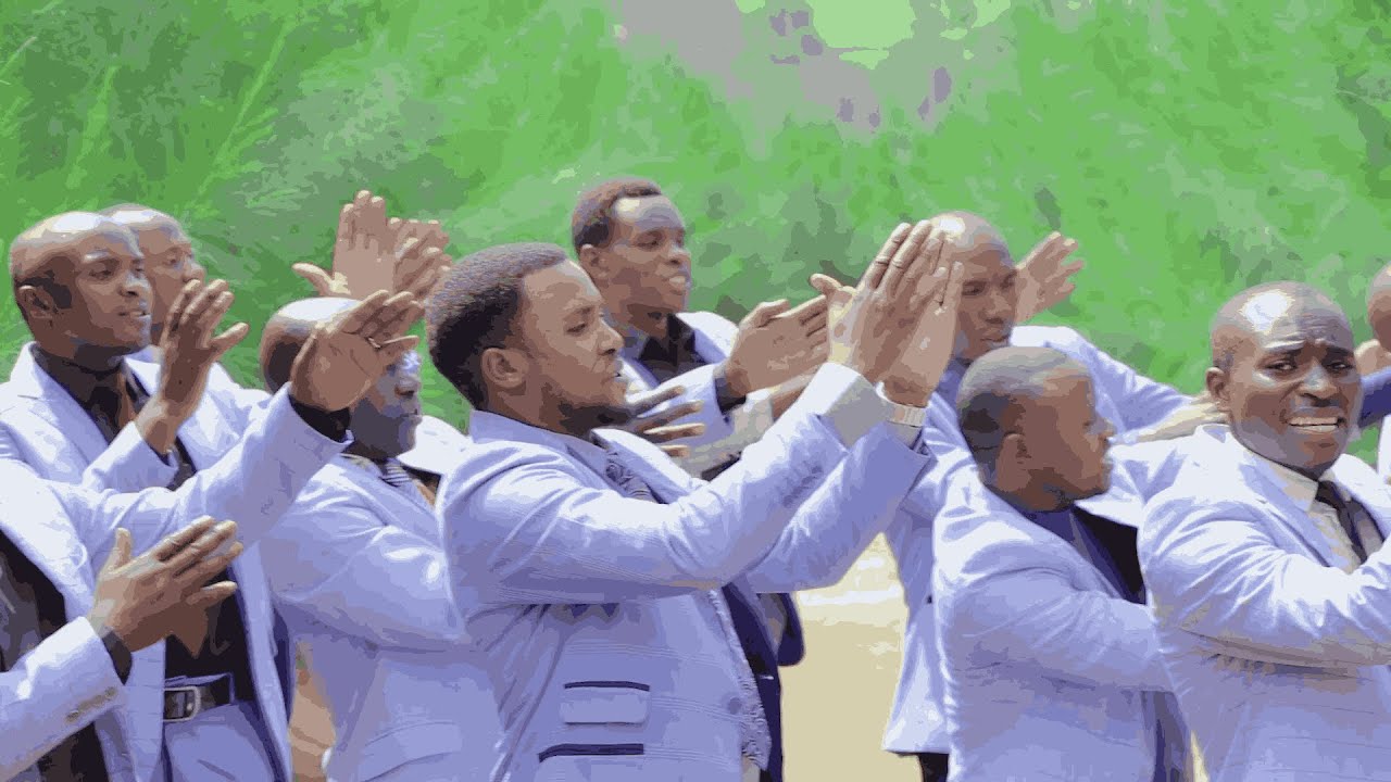 Dore indirimbo zigezweho kandi zihembura imitima ya benshi za Abiyemeje Choir