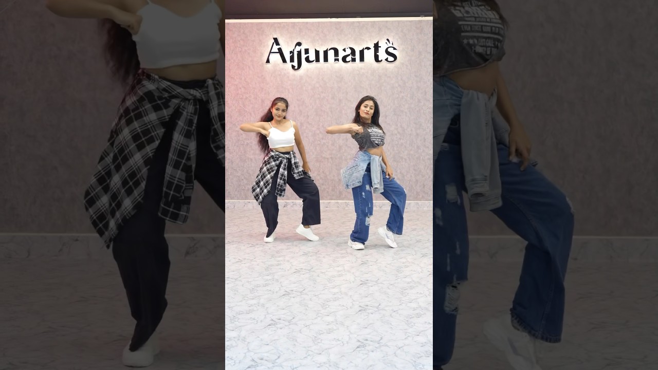 Shake that thing🕺✨ #vrindharjun #dance #trending