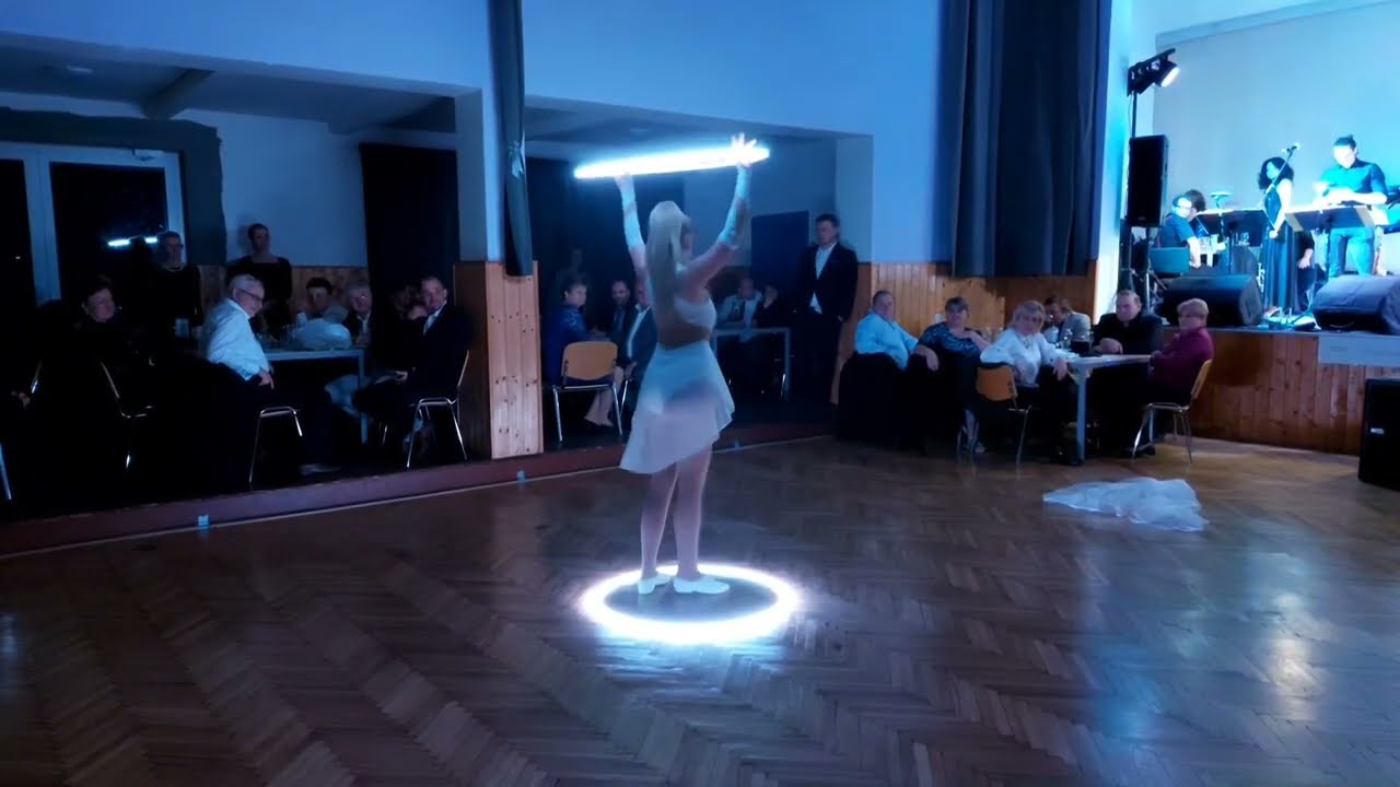 Světelná Hula Hoop show MOON LADY