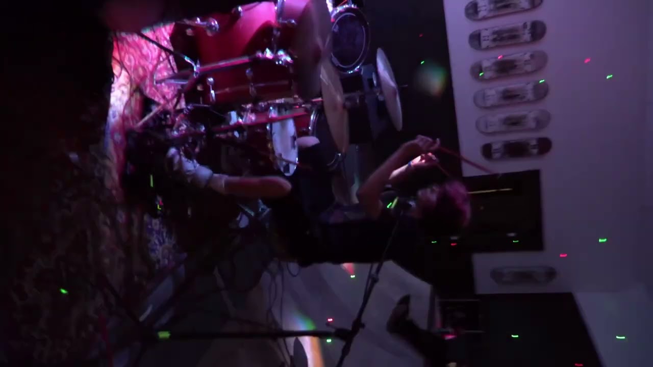 Red Noise live at Frogwood Boardshop