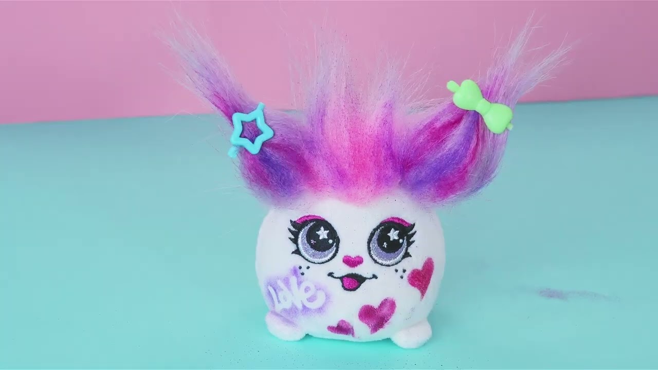 Decorate your Hair'iffic mini plush with your spray - AirBrush Plush - @CanalToys - EN