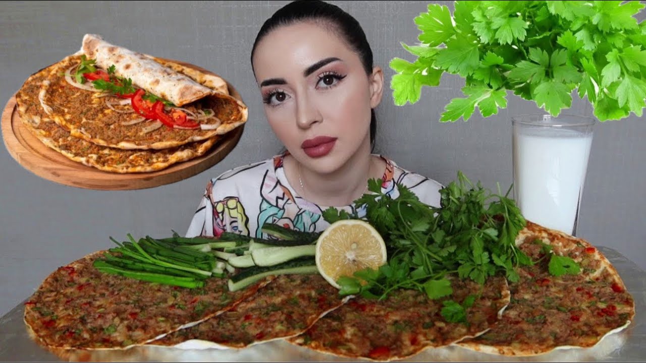 НАС ЗАТОПИЛО 🌧️ ЛАХМАДЖУН 🇹🇷 Mukbang ☘️ Ayka Emilly