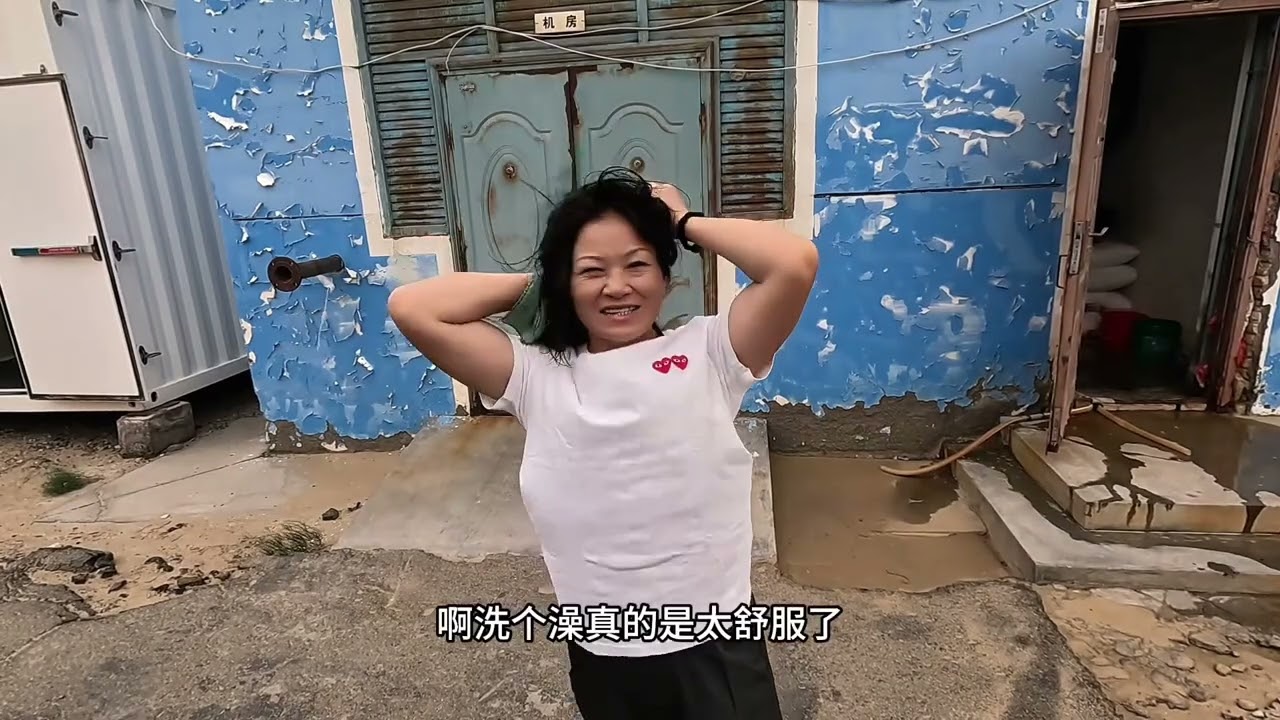 在塔克拉玛干沙漠 有一群常年守护在这里的守井人#塔克拉玛干沙漠 #沙漠公路 #守井人