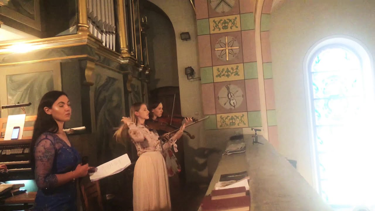 Zbliżam się w pokorze - wyk.Julia Nowak