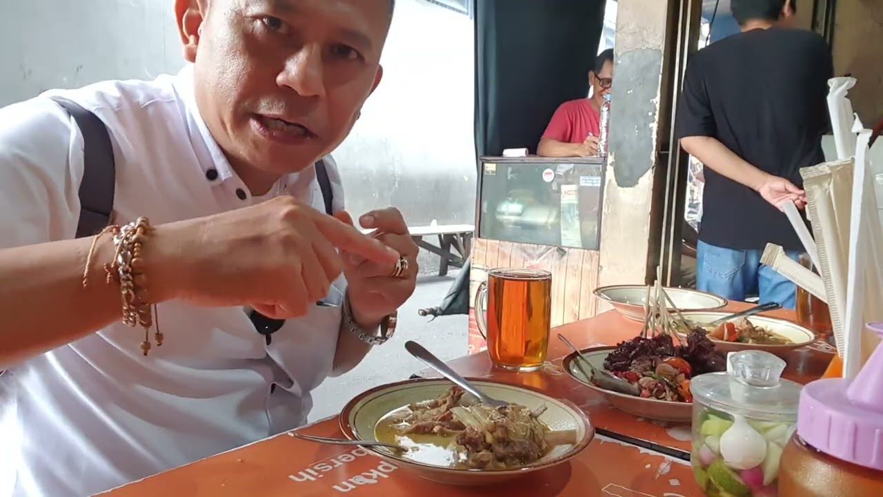 PAK PURBAYA PERNAH MAKAN DI SATE KERONCONG JATINEGARA - GULE - TONGSENG