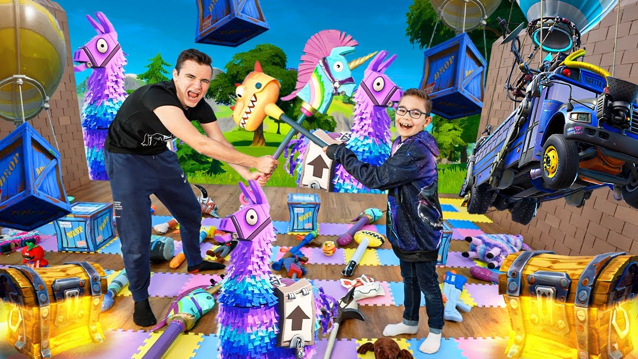 NE JAMAIS SAUTER SUR LA MAUVAISE CASE !!! FORTNITE ÉDITION - Giant Board Game Challenge