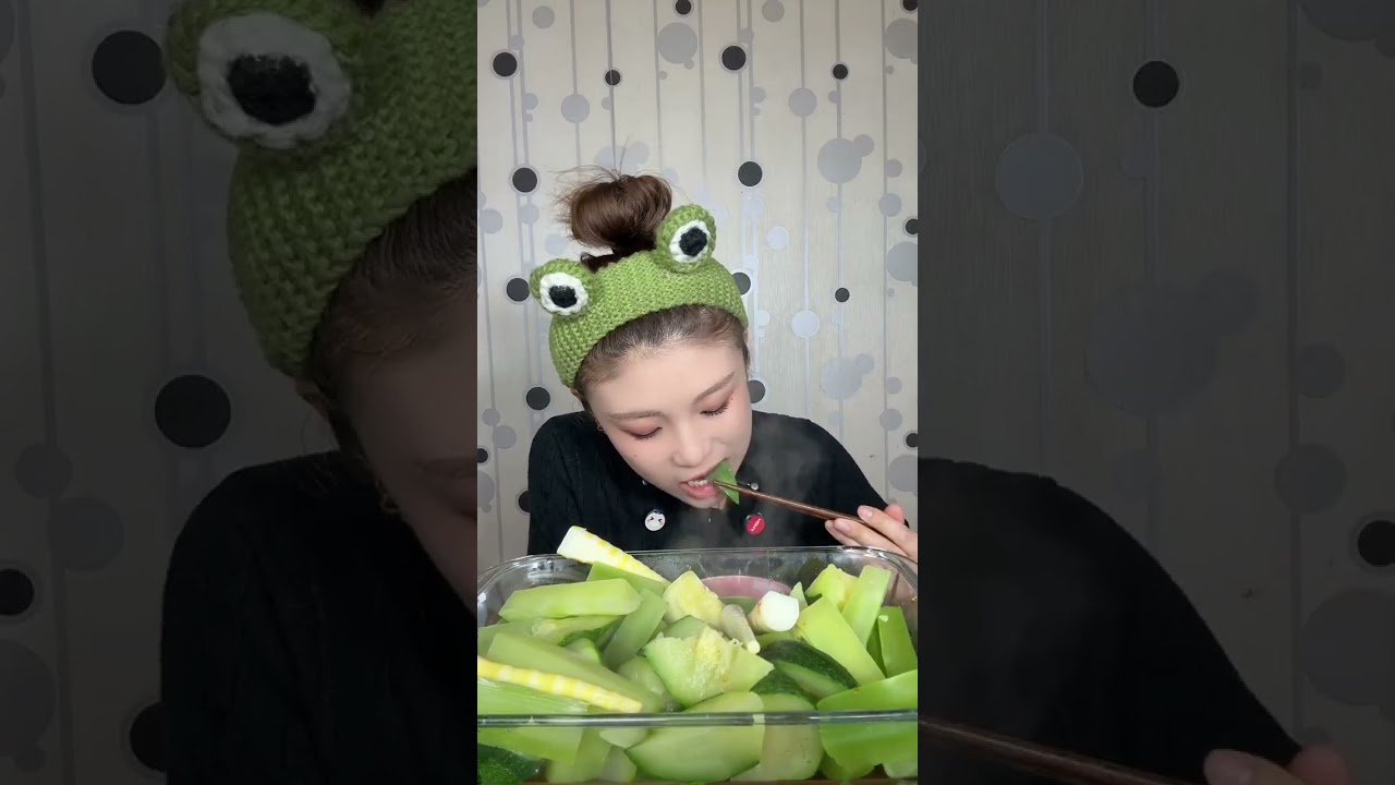 The dipping sauce is really delicious and the chili powder is so fragrant