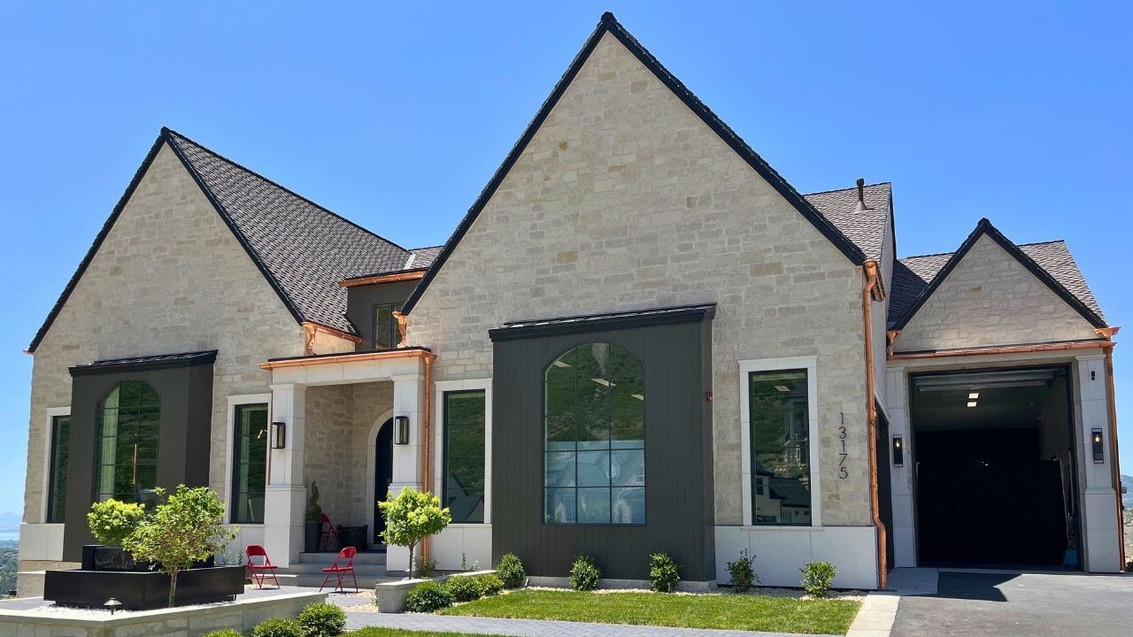 Utah Valley Parade of Homes 2025 – E Builders-Room With a View