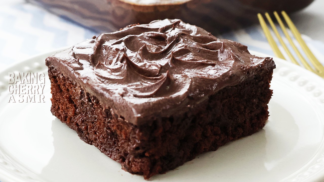 The Easiest Chocolate Cake Ever (Without Eggs)