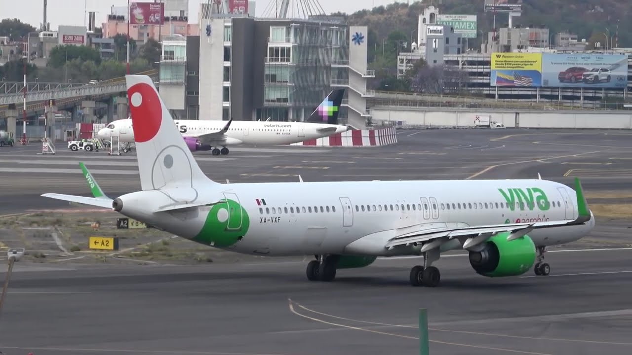 Aeropuerto de la Ciudad de México por la Tarde (AICM) 