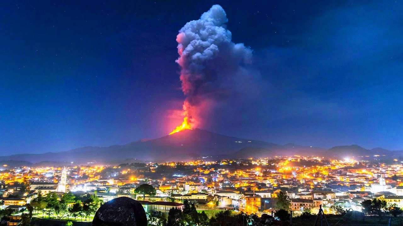 Swarm of earthquakes in Campi Flegrei amid intensifying eruption of Mount Etna