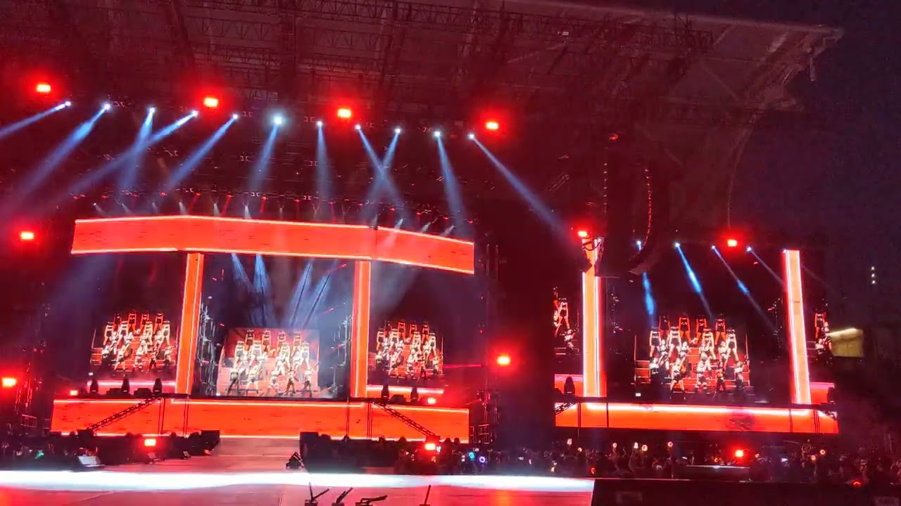 TWICE - Shot Clock - LA Encore Day 1 (5/14/22 Banc of California Stadium)