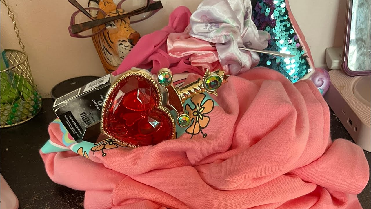 Show you what I got shopping with my sister‘s hall from the mall ￼