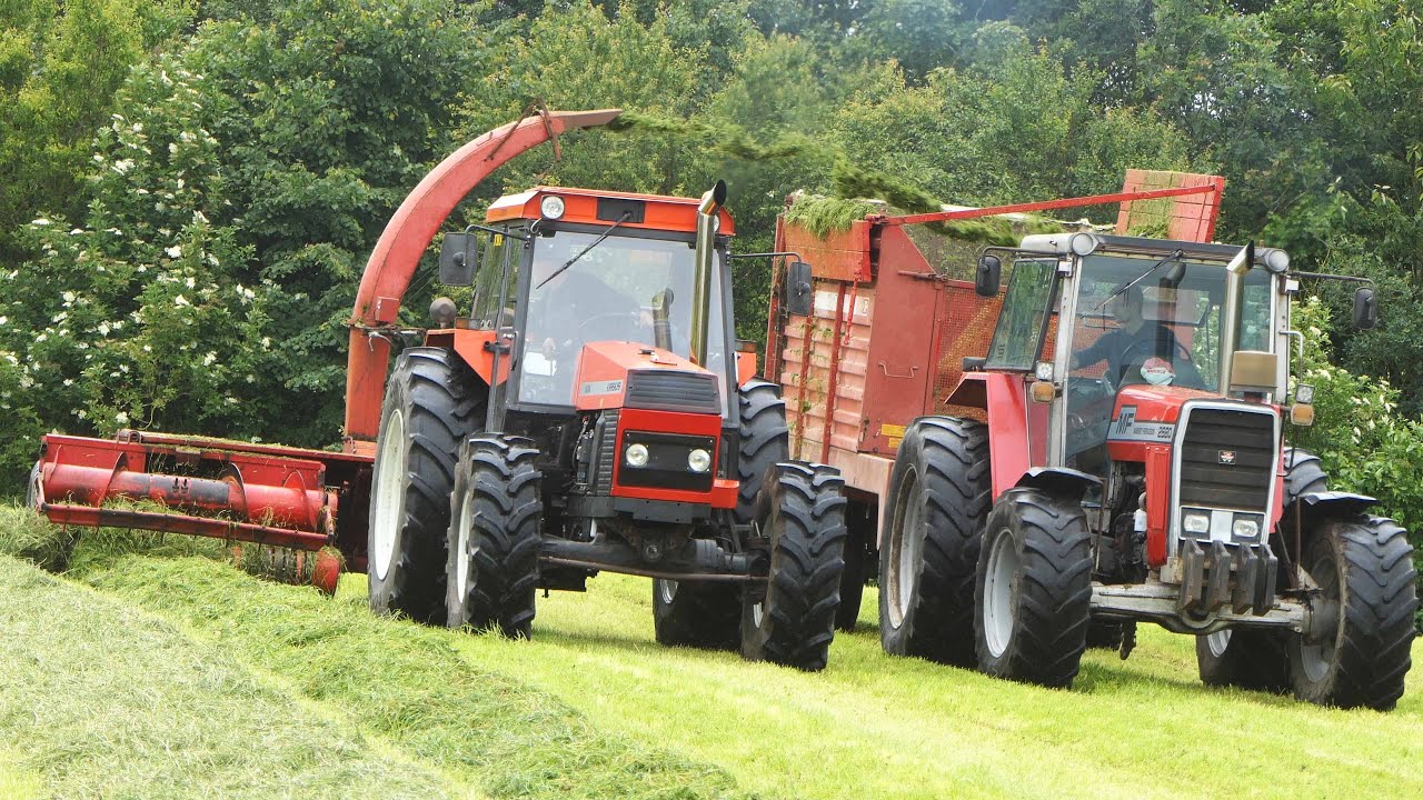 Ursus 1614 on duty Making Grass Silage with Taarup Forage Harvester | Pure Sound