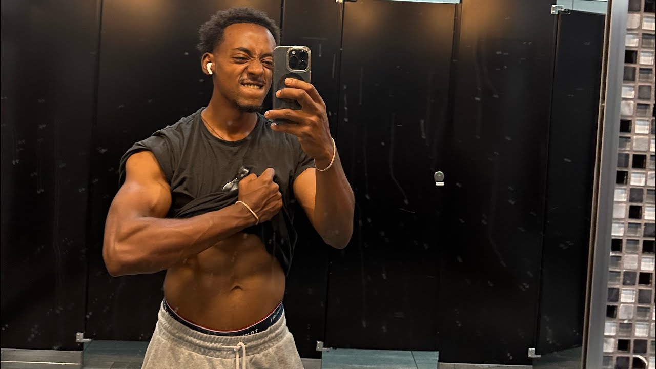 If You’re a Fit Man, Stop Oversharing & Start Moving in Silence