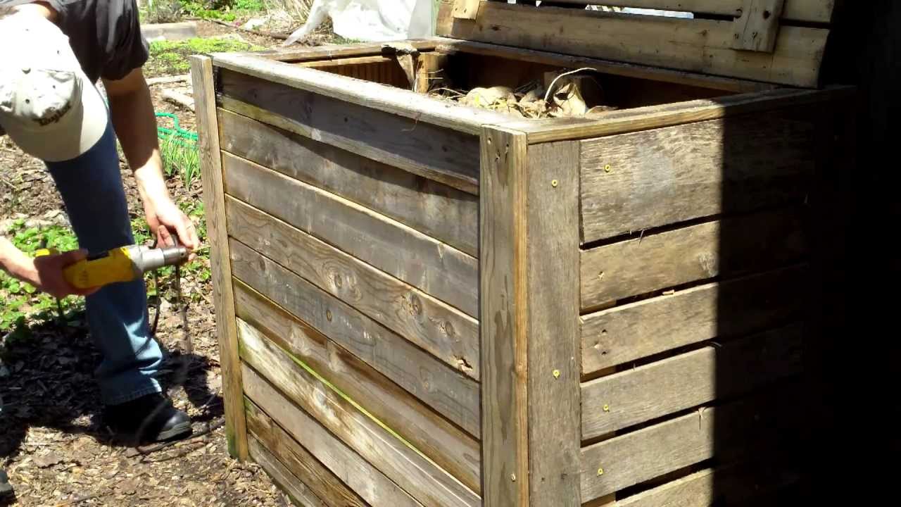 Red Wigglers Thrive Over Winter In Outdoor Compost Bin