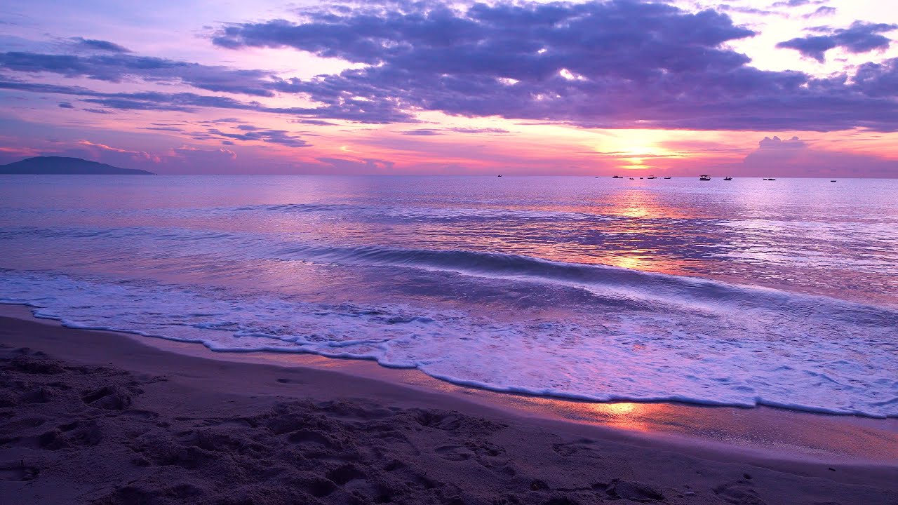 Perfect Sunrise at the Beach with Calming Waves Sound | Video 4K Ultra HD