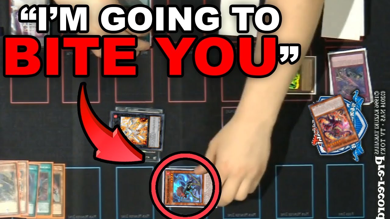 Игрок Yu-Gi-Oh начал КУСАТЬСЯ во время турнира...