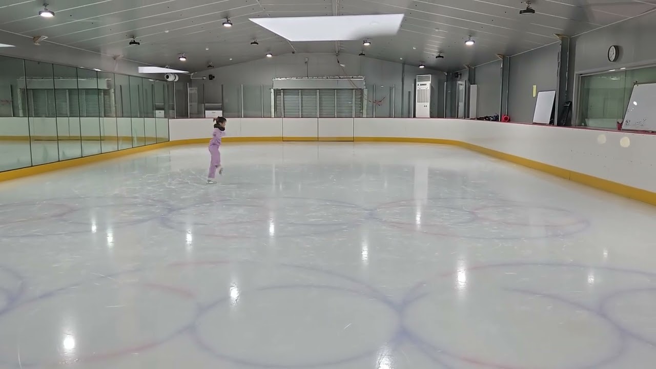 20260131 아플 신고 타보는중~ㅎ  착용감 좋구만^^♡         #figureskating #스포텍 #아이스플라이 #코로네이션 #신우초 #감일아이스링크 