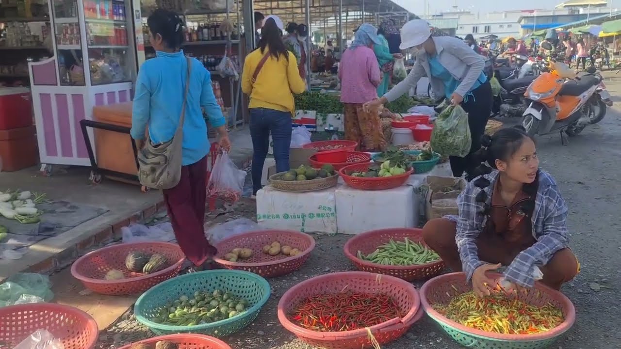 Fresh food, lifestyle and routine.  New traditional market @Sambour Meas.Cambodia.@midrisusanti