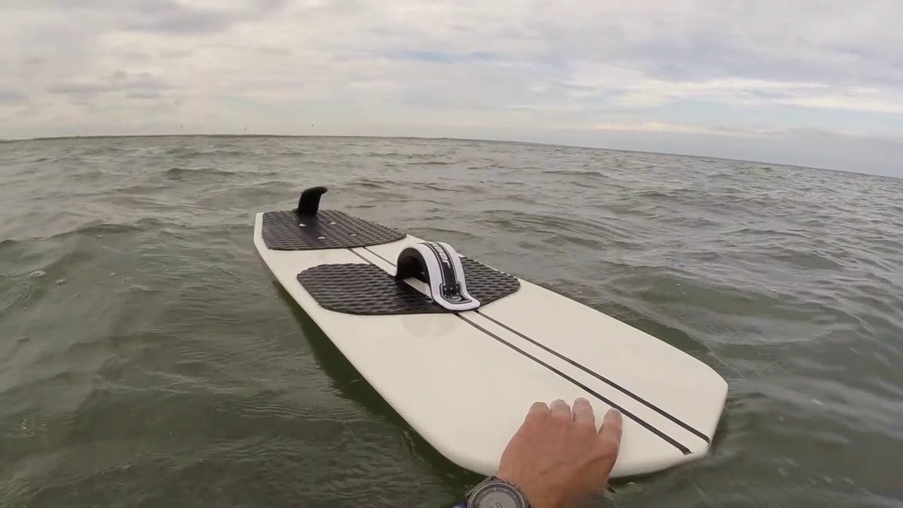 waterstart strutless Gong kite